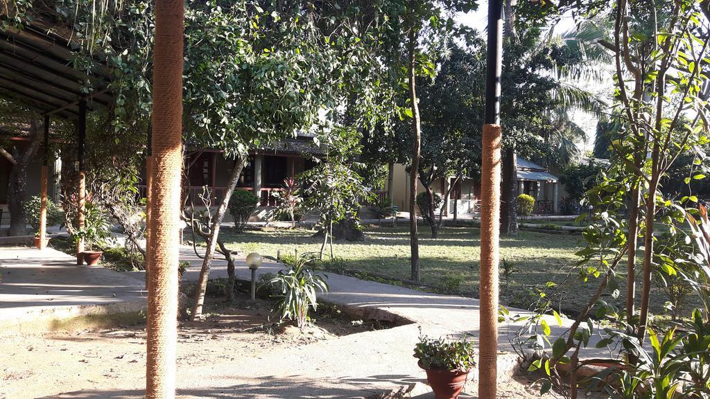 Unique Wild Resort Sauraha Εξωτερικό φωτογραφία