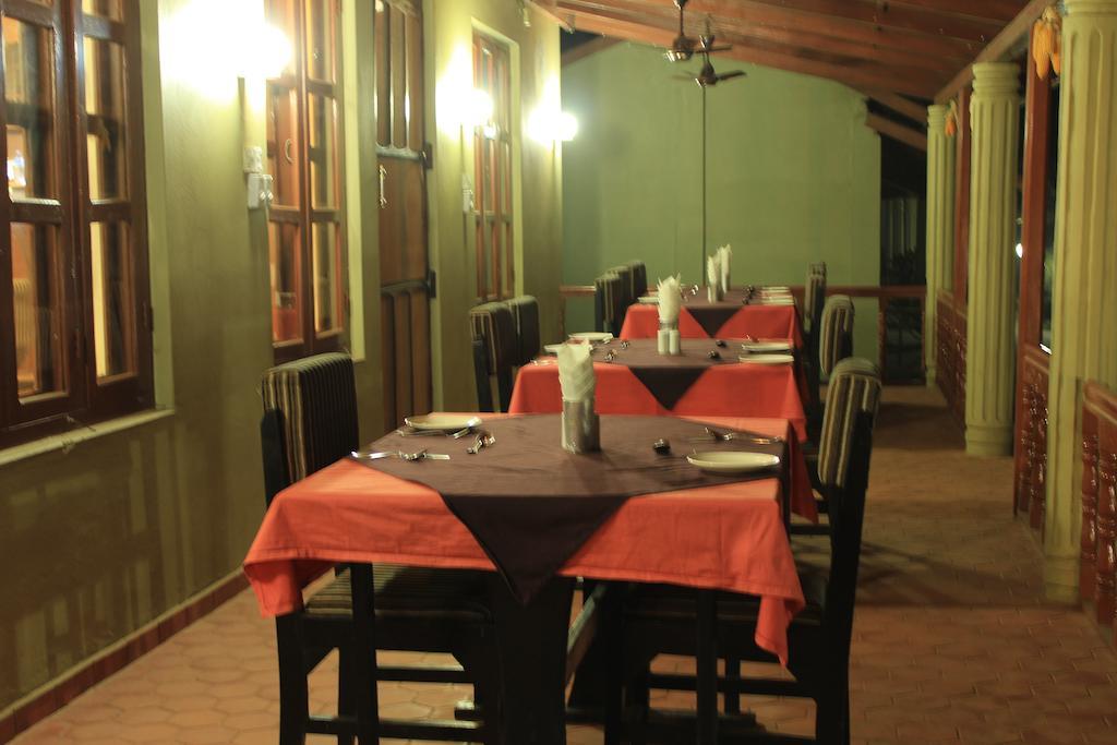 Unique Wild Resort Sauraha Εξωτερικό φωτογραφία