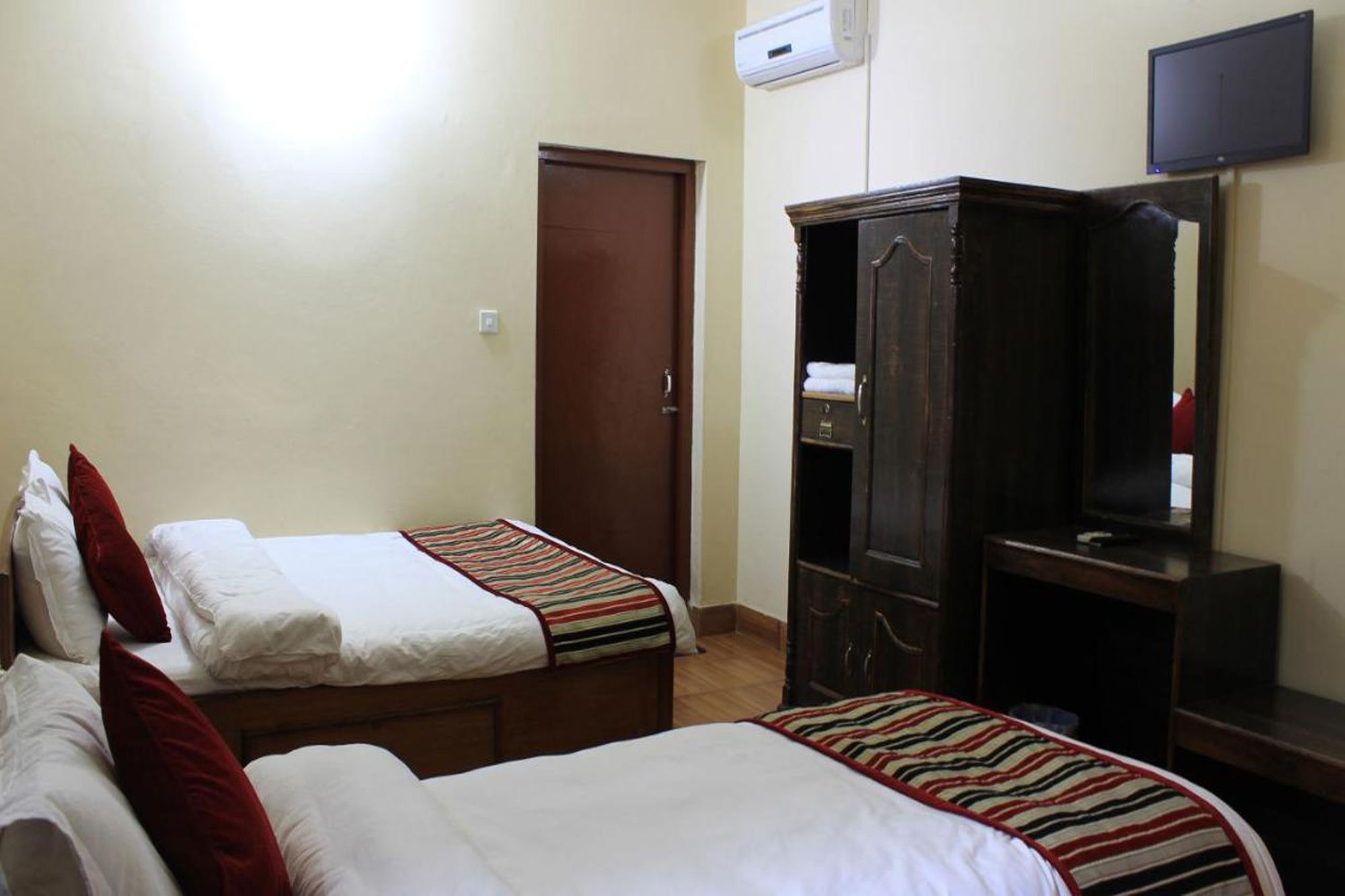 Unique Wild Resort Sauraha Εξωτερικό φωτογραφία